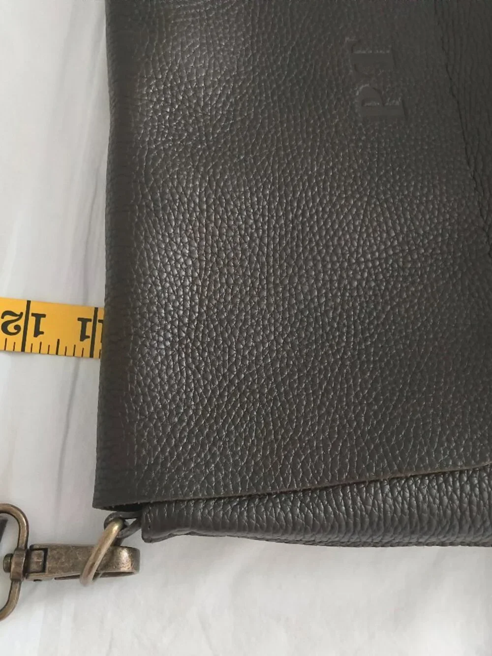 11600 Leather Crossbody Messenger Bag, crafted in Spain